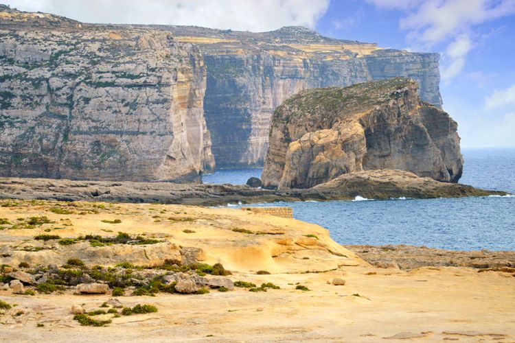 Vistas en los alrededores de la desaparecida Ventana Azul, Malta