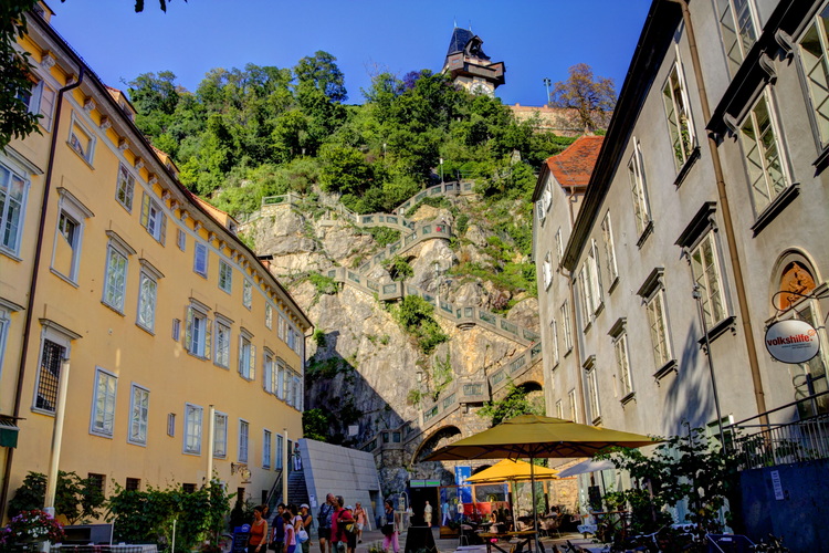 Escaleras hacia Schlossberg, Graz, Austria