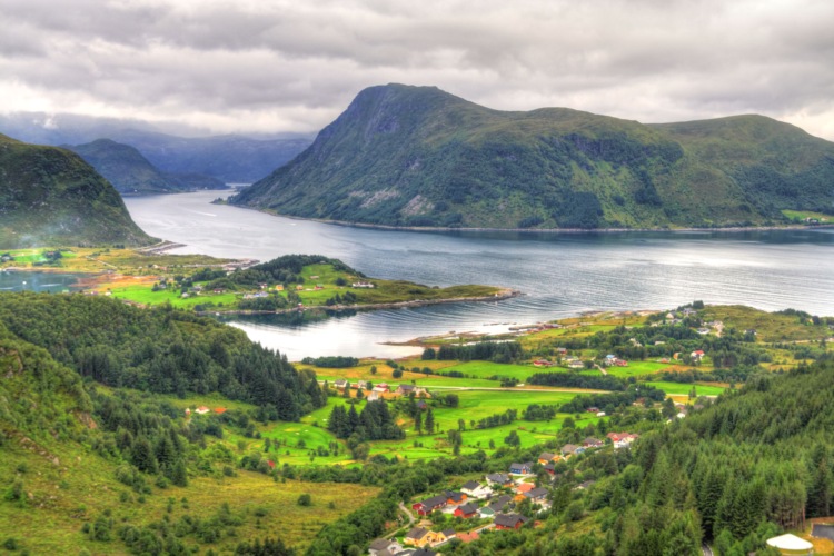 Paisaje en la zona de Vestkapp, Noruega, fiordos