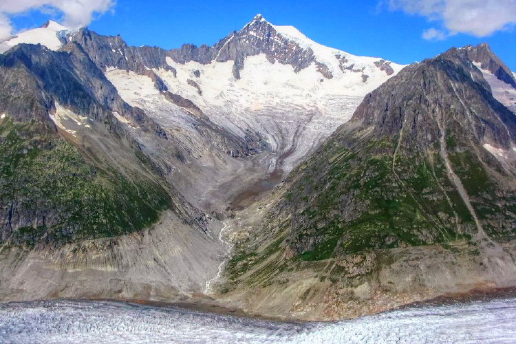 Vista hacia el Aletschhorn, Suiza, Valais, Alpes