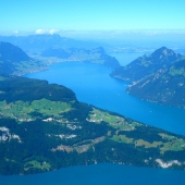Vista del lago de los Cuatro Cantones, Lago de Lucerna, Suiza, Stoos
