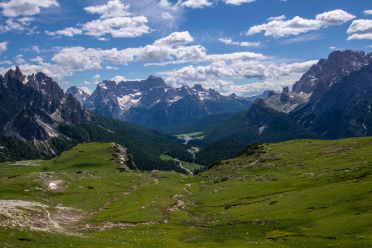 Inicio de la ruta de las Tre Cime de Lavaredo, Dolomitas, Italia