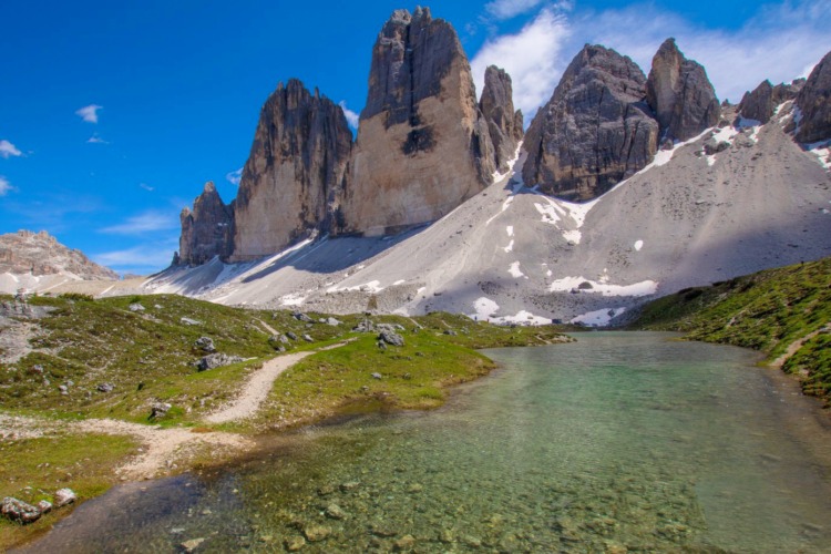 Lagos en la parte final del recorrido, Tre Cime de Lavaredo, Dolomitas, Italia