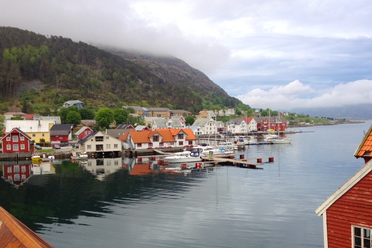 Kalvag, Noruega, fiordos