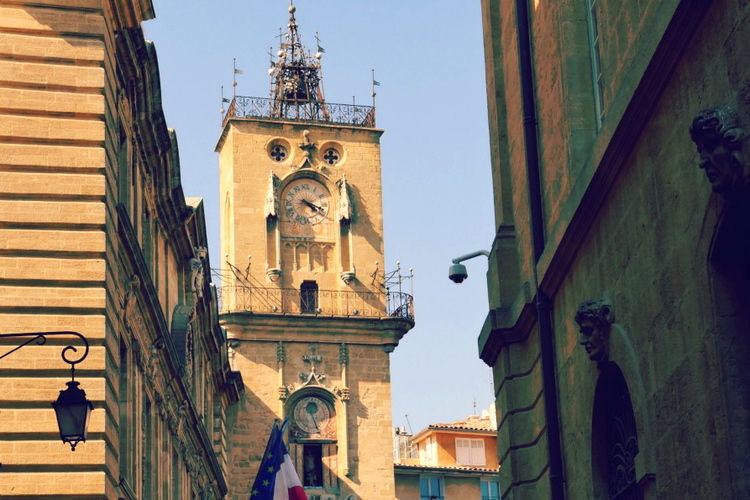 Torre del reloj en Aix, Francia, Provenza