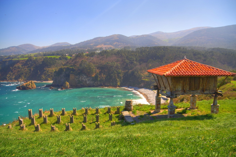 Cadavedo, Asturias, Vistas desde la ermita de la Regalina