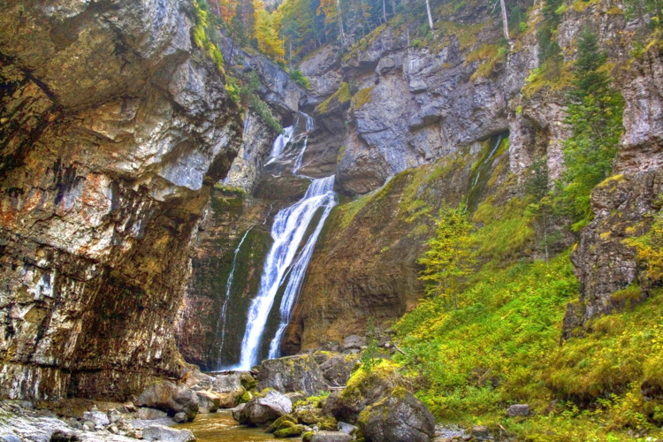 Cascada de la Cueva