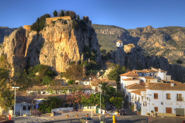 Entrada al barrio del Arrabal