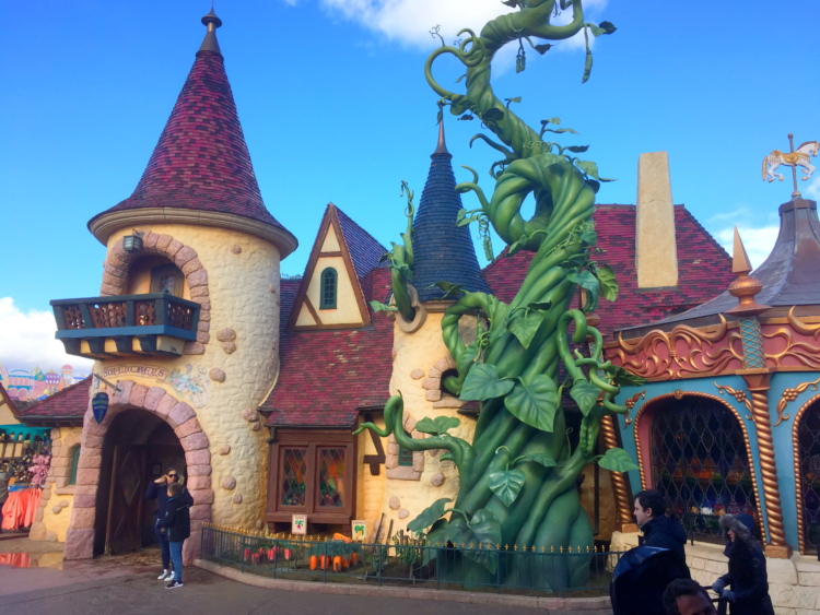 Casas de cuento  en Fantasyland, Paris, Francia