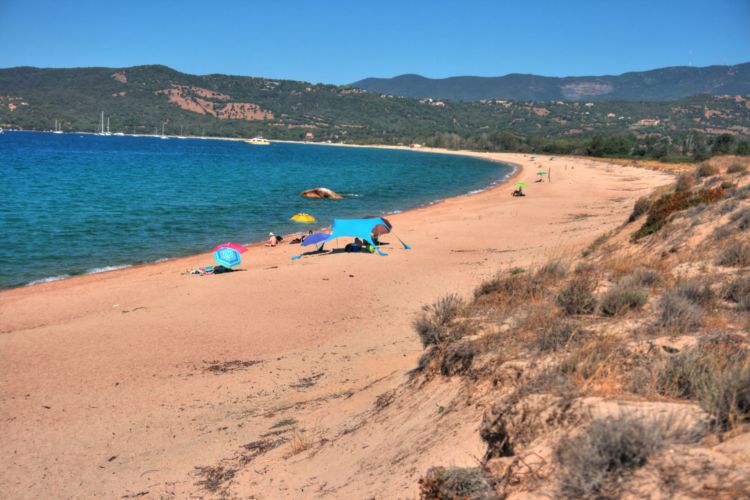 Playa de Liamone, Córcega, Francia