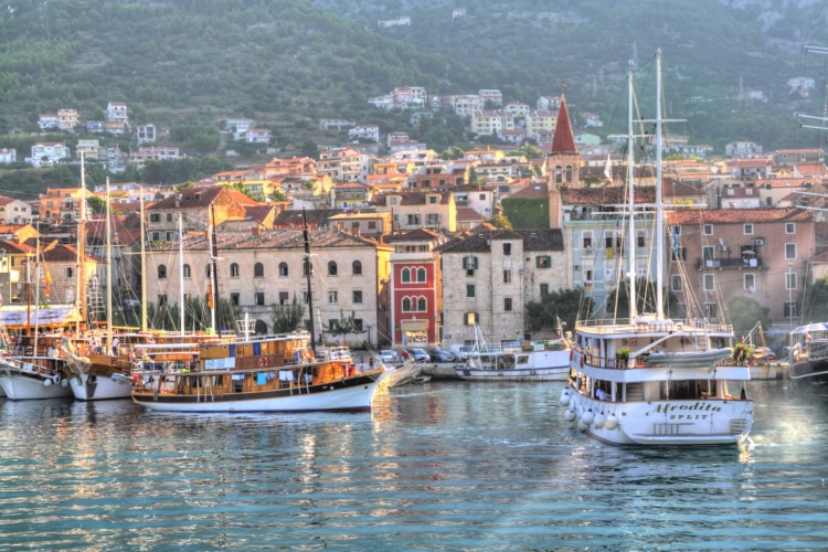 Puerto de Makarska, Croacia