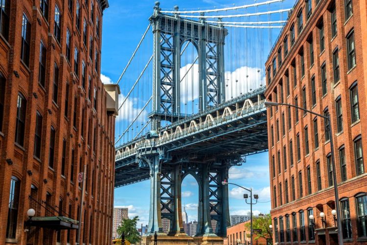 Puente Manhattan desde la calle Washington, Nueva York, Brooklyn, DUMBO, USA, Estados Unidos