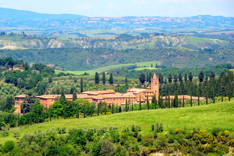 Abadía de Monte Olivetto, Toscana, Italia