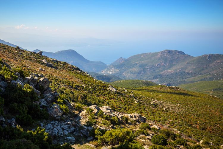 Vistas durante el ascenso a Monte Stello, Córcega, Francia