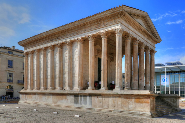 Maison Carré, Nimes, Provenza, Francia