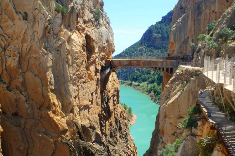 Puente colgante al final del Caminito del Rey, Málaga, Andalucía