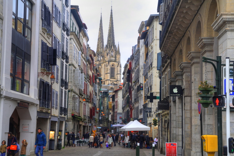 Catedral y casco viejo de Bayonne