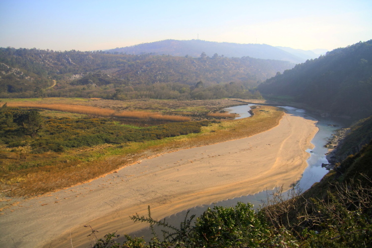 Vistas hacia la desembocadura del río Barayo