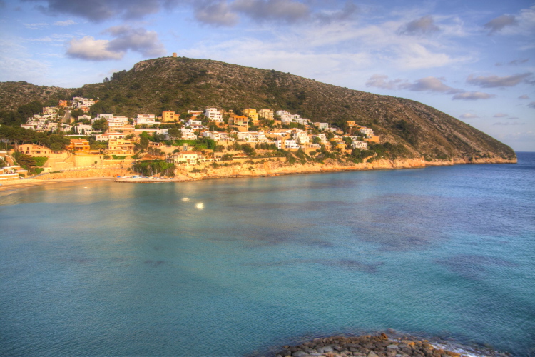 Cabo que cierra la playa del Portet