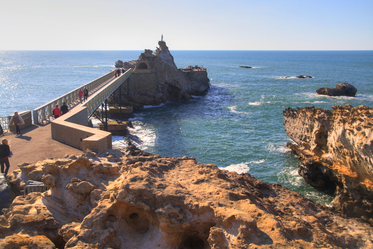 Virgen de la Roca en Biarritz