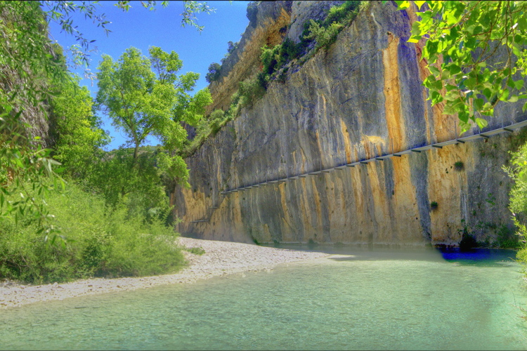 Pasarela sobre el río Vero