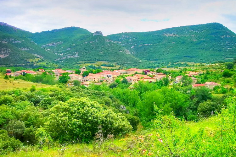 Vista de Pesquera desde el sendero, Burgos, Castilla-León