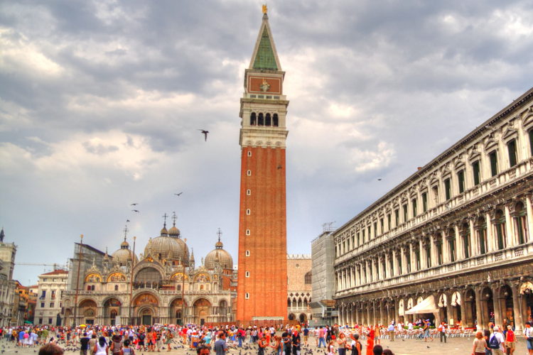 Plaza de San Marcos, Venecia, Italia, Basílica San Marcos, Campanille