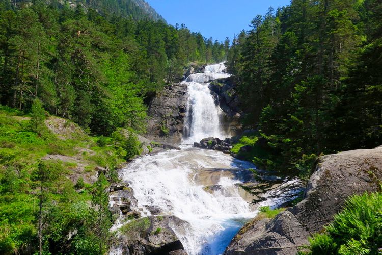 Cascada en Pont d'Espagne, Francia, Pirineos