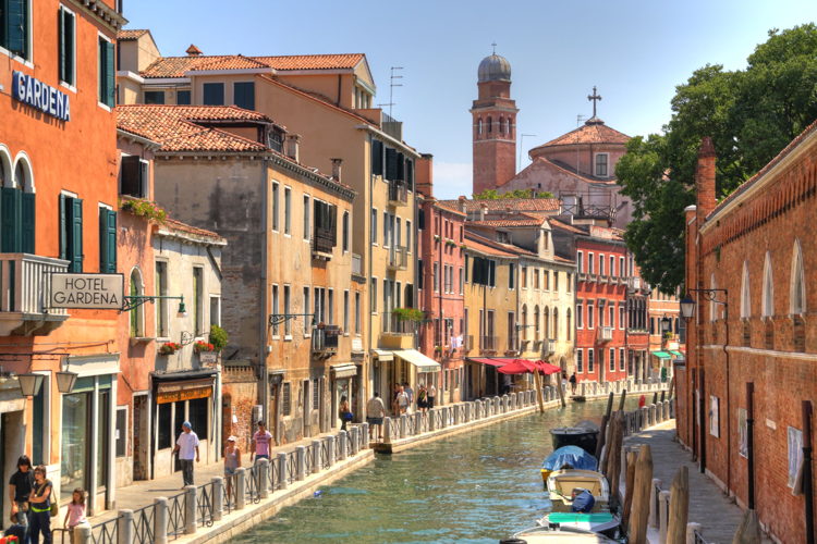 Canal, Venecia, Piazzale Roma, Italia