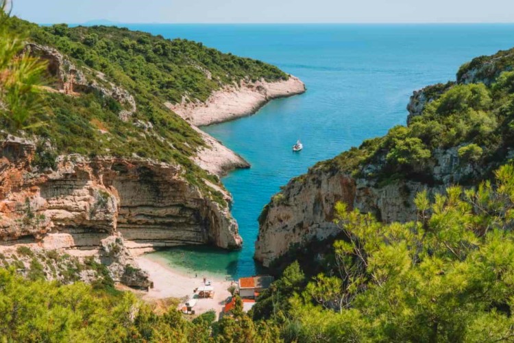 Cala de Stinva, isla de Vis, Croacia