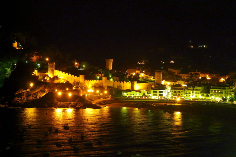 Tossa de noche, Gerona, Girona, Cataluña