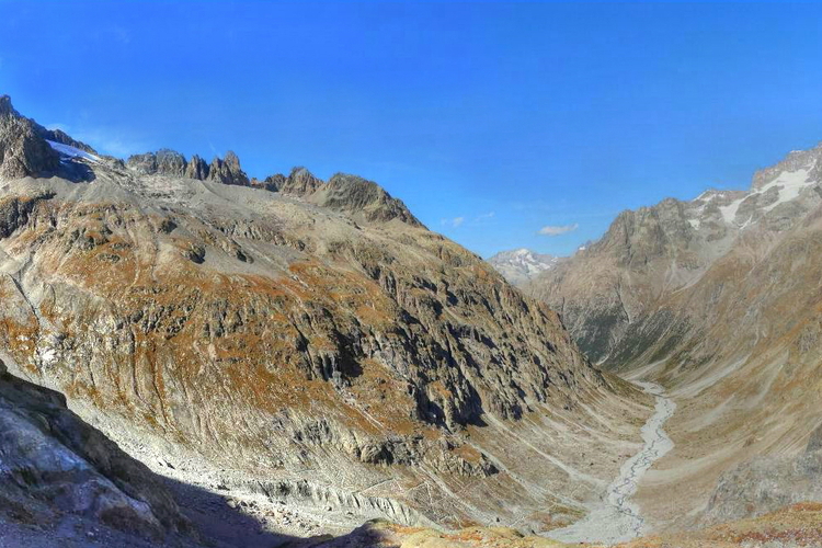 Vistas hacia el valle del Veneon, La Pilatte, Ecrins, Alpes, Francia