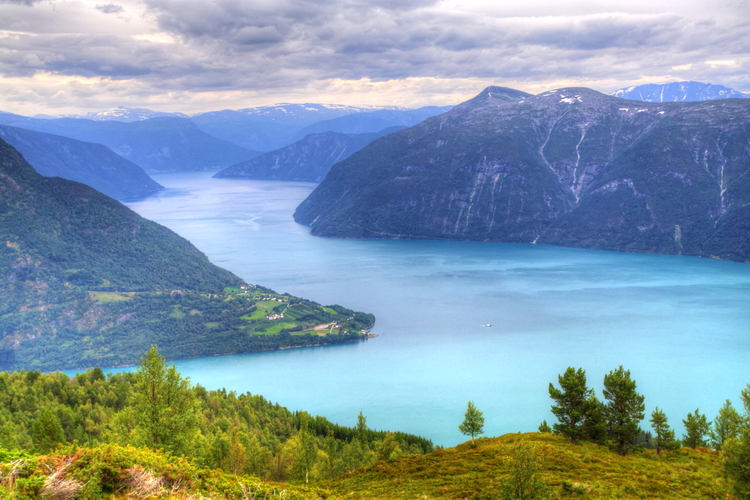 Molden Mountain, Lustrafjord, hiking, Norway, Svarthiller