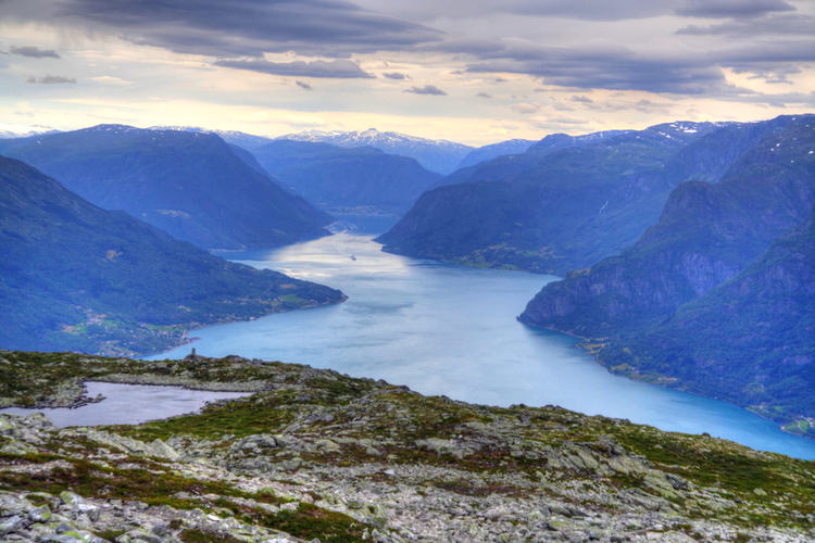 Molden Mountain, Lustrafjord, senderismo, Noruega, cima