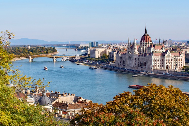 Vistas hacia el Parlamento, Budapest, Hungría