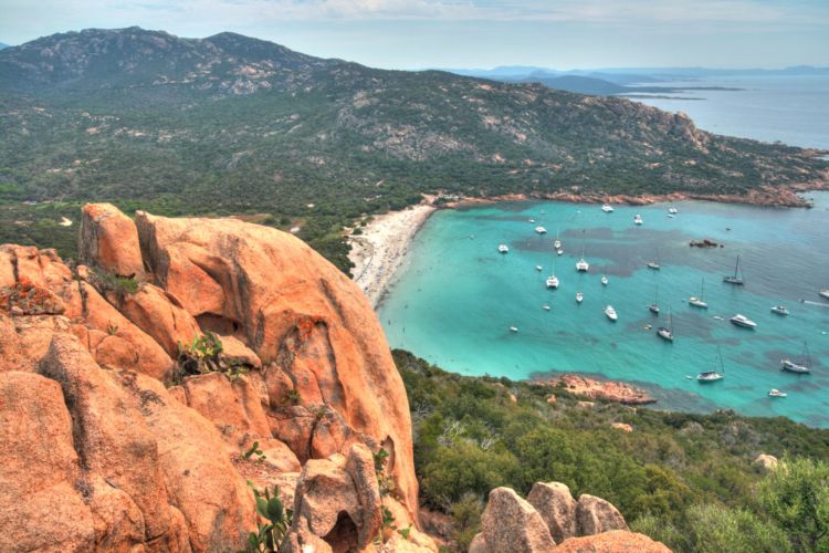 Playa de Roccapina desde la torre, Córcega, Francia