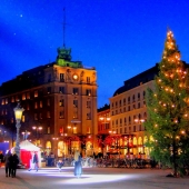 Árbol de Navidad en la zona comercial