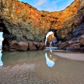 Cueva en Las Catedrales, Lugo, Ribadeo, Galicia