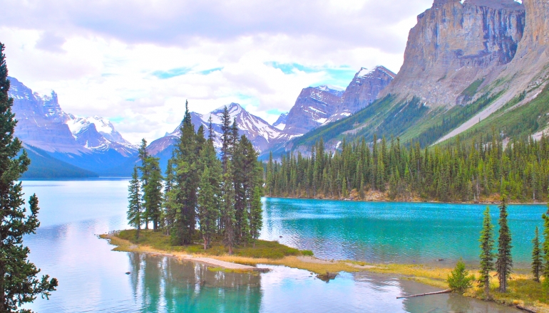 Spirit Island en Maligne Lake Spirit Island en Maligne Lake, Jasper National Park, Alberta, Canada