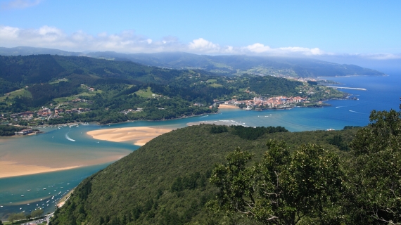 Vistas desde San Pedro de Atxarre, Akorda, Urdaibai, Vizcaya