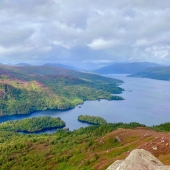 Vistas desde la cima del Ben A'an, Trossachs, Escocia